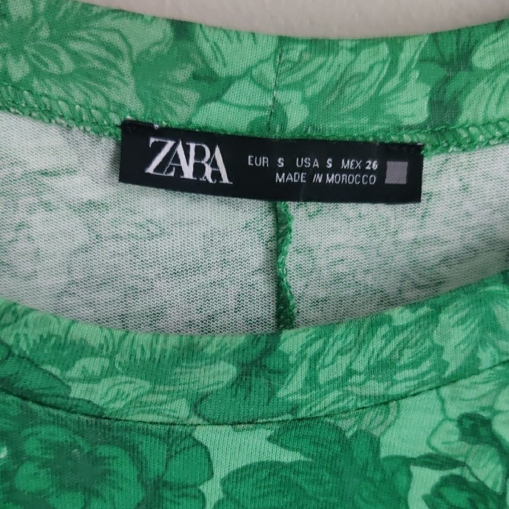 Zara Chic Green Floral Dress with Ruffle Sleeves - Picture 2 of 6